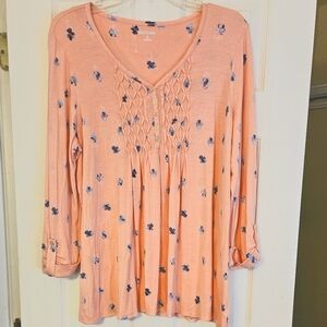 Women's Size XL Peachy top shirt by Kim Rogers.  Button front with 3/4" sleeves